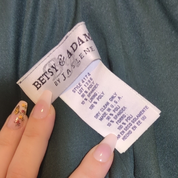 Betsy & Adam by Jaslene green velvet sleeveless square neck maxi dress - Picture 9 of 11